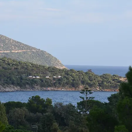 Terrazza Sul Golfo Degli Angeli 펜션 *