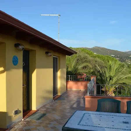 Terrazza Sul Golfo Degli Angeli * 캐피타나